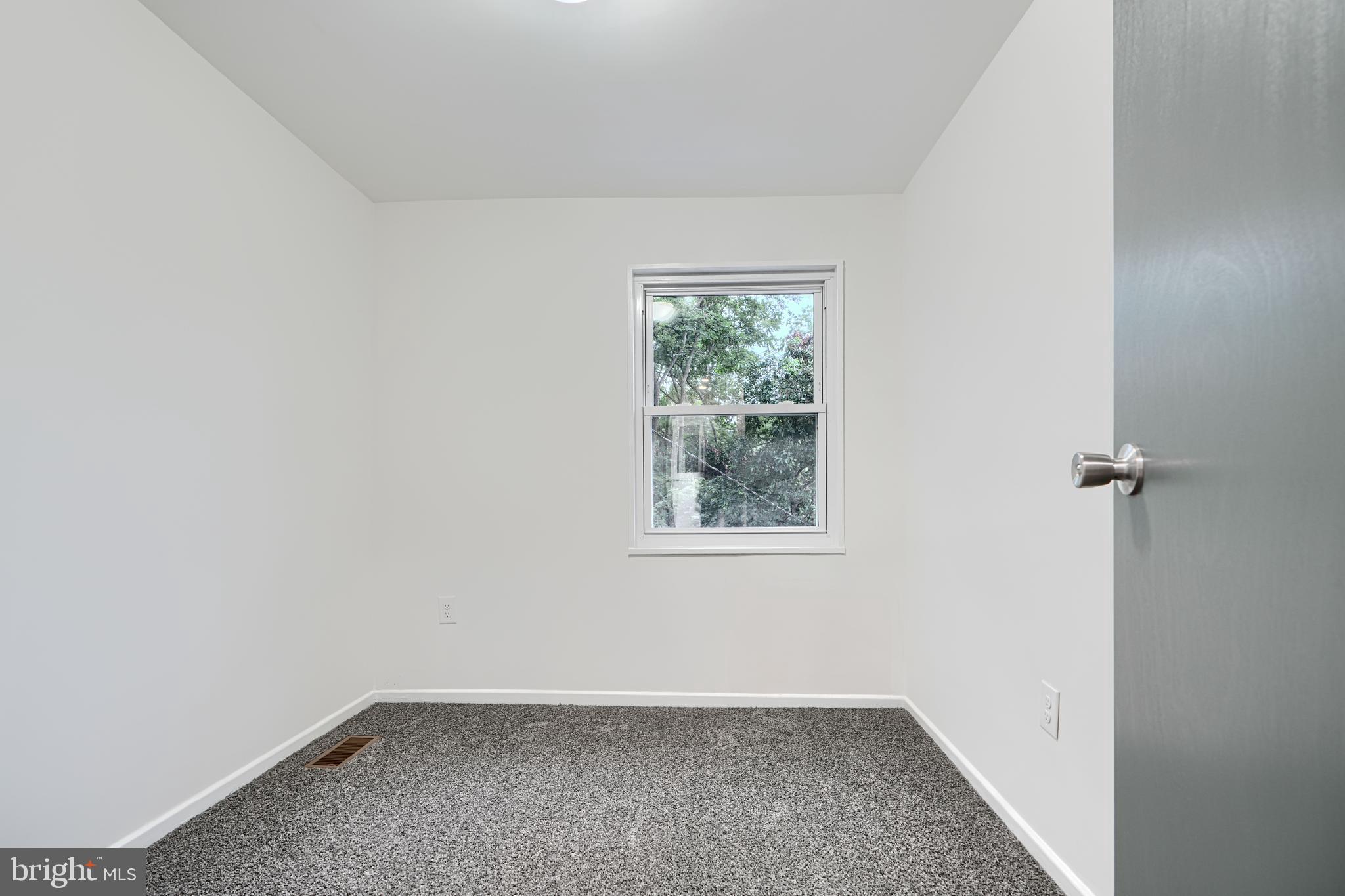 CHINQUAPIN PARK - Residential