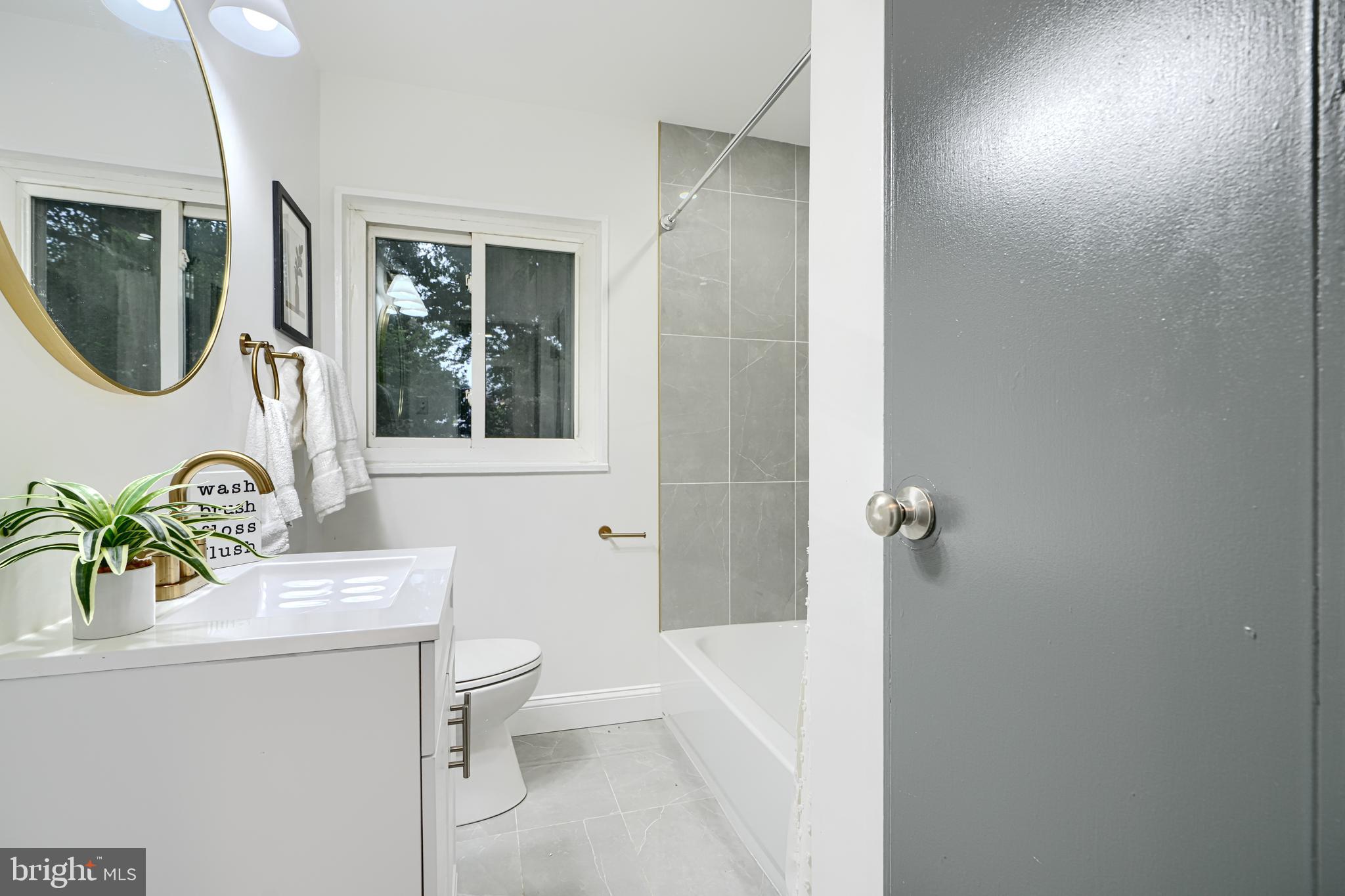 CHINQUAPIN PARK - Residential