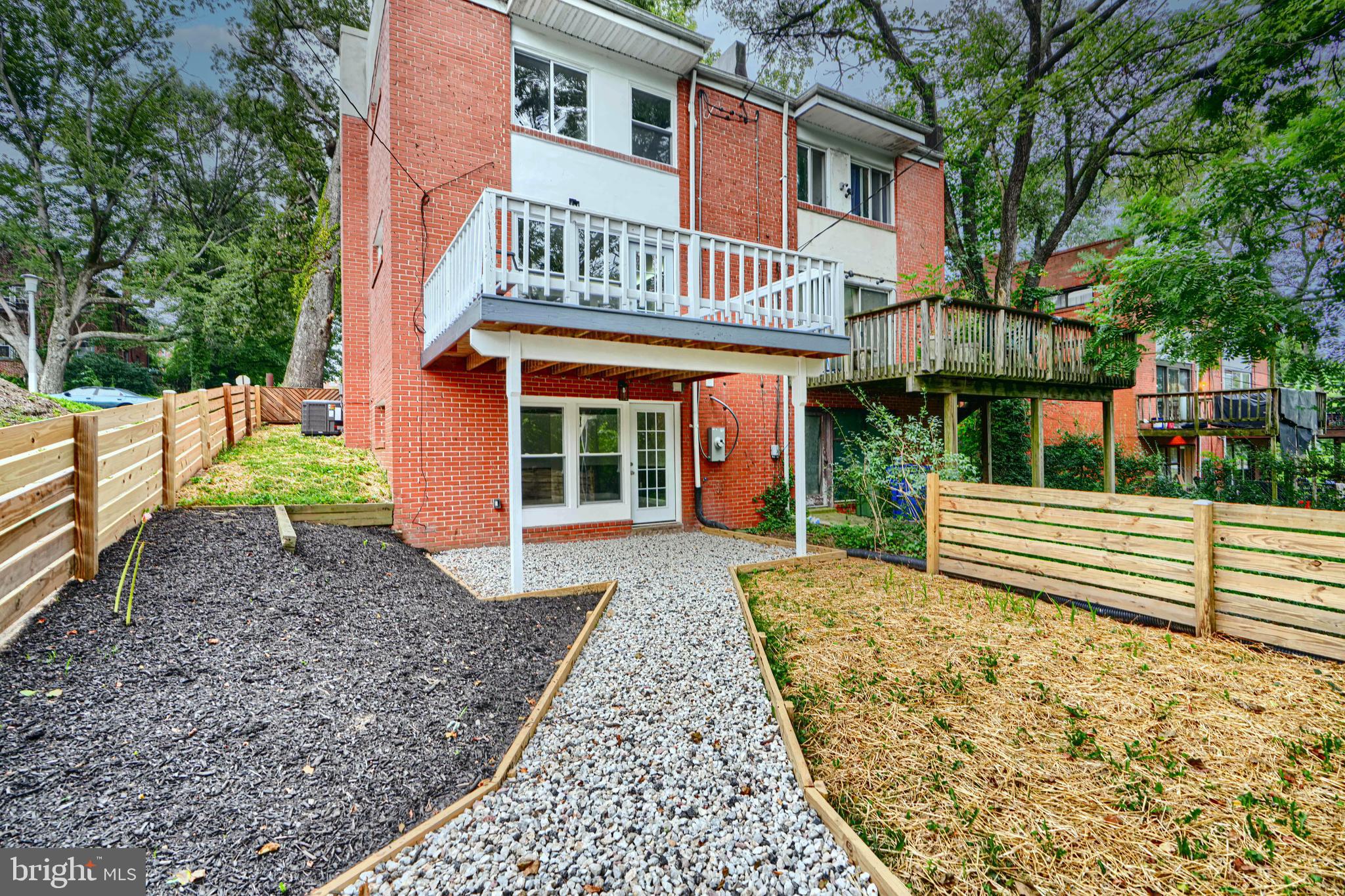 CHINQUAPIN PARK - Residential