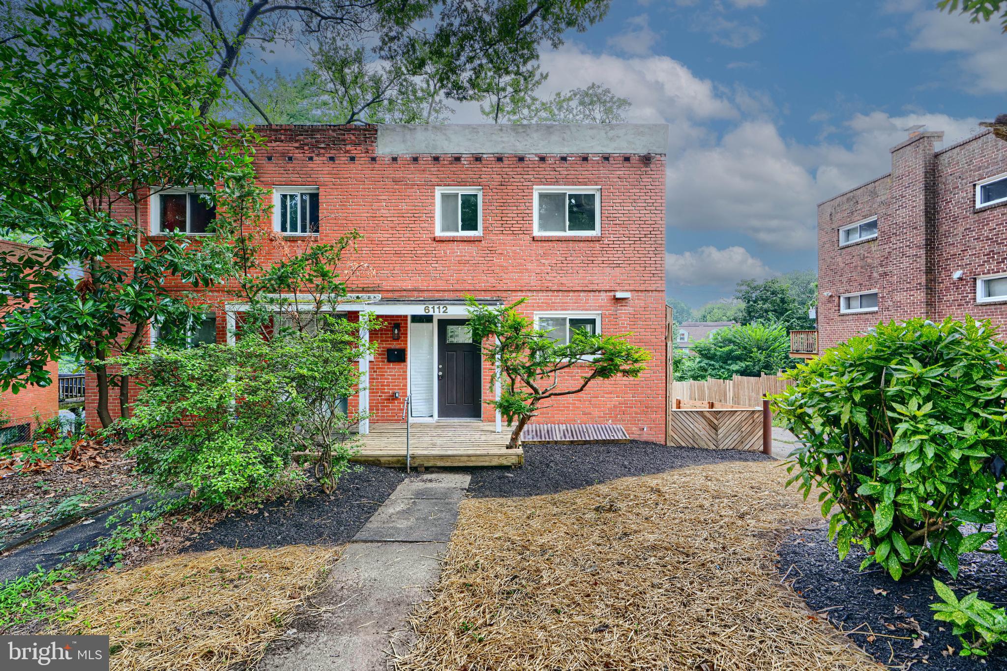 CHINQUAPIN PARK - Residential