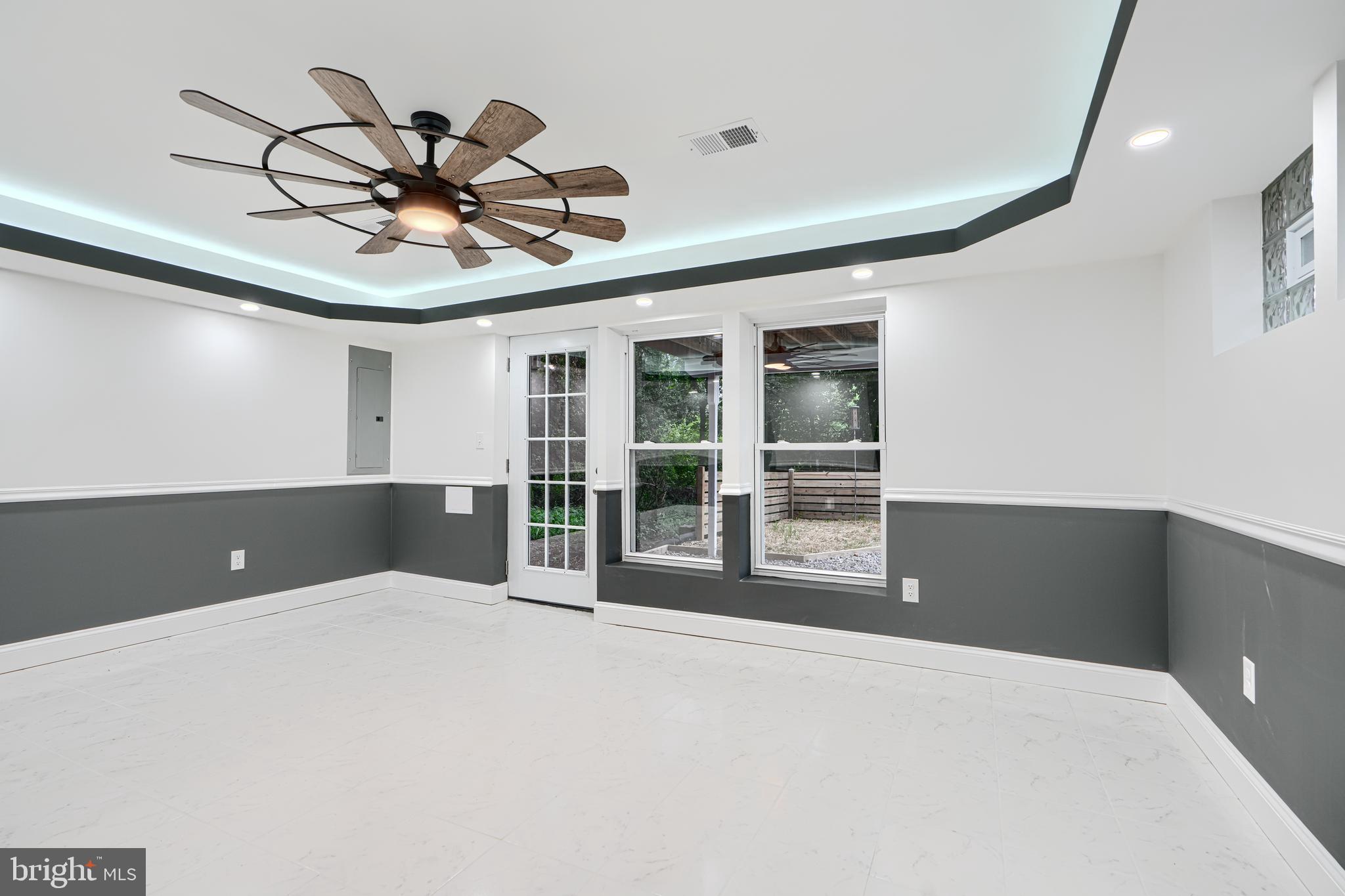 CHINQUAPIN PARK - Residential