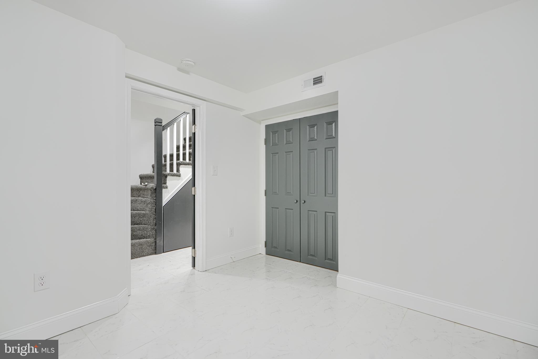 CHINQUAPIN PARK - Residential