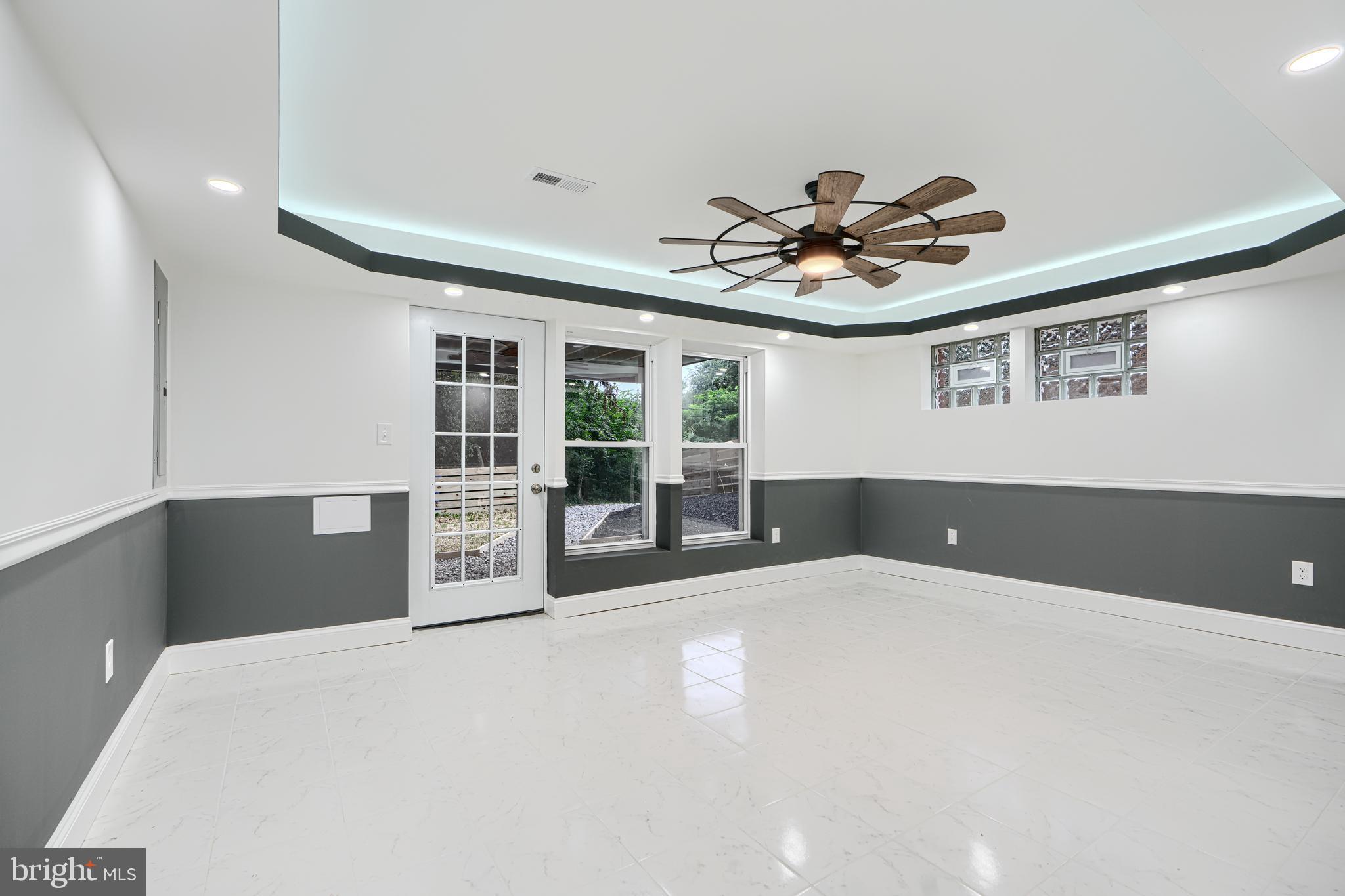 CHINQUAPIN PARK - Residential