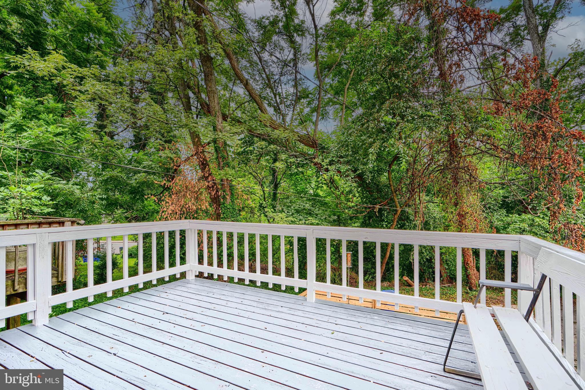 CHINQUAPIN PARK - Residential