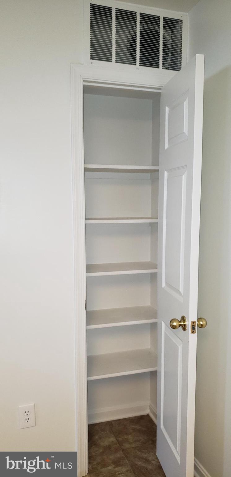 JACKSONS RIDGE CONDOS - Residential Lease