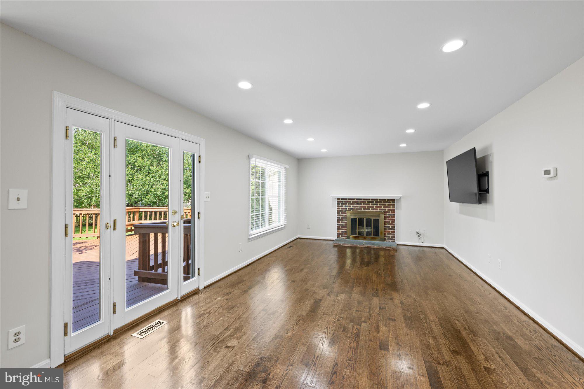 ASHBURN FARM - Residential