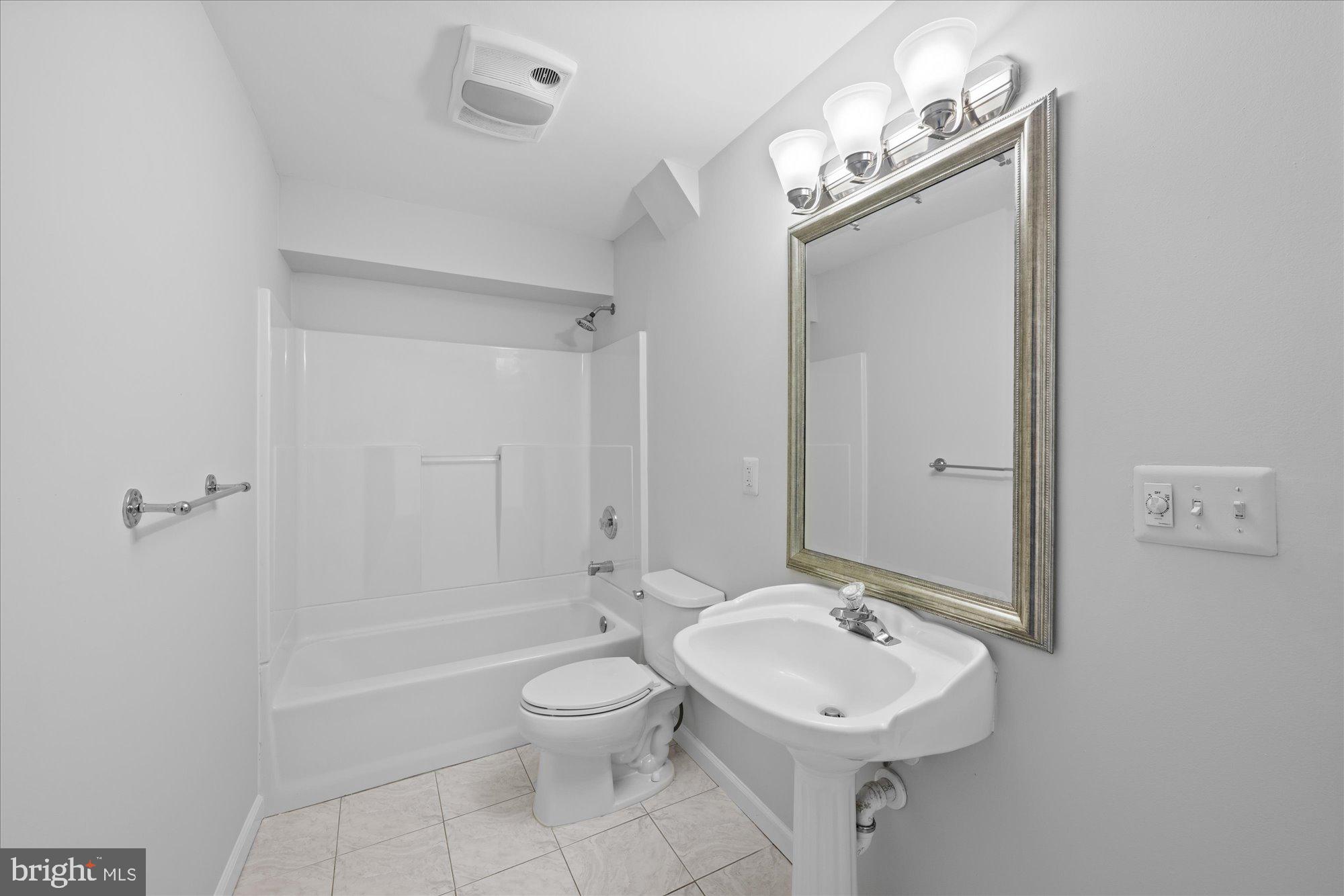 ASHBURN FARM - Residential