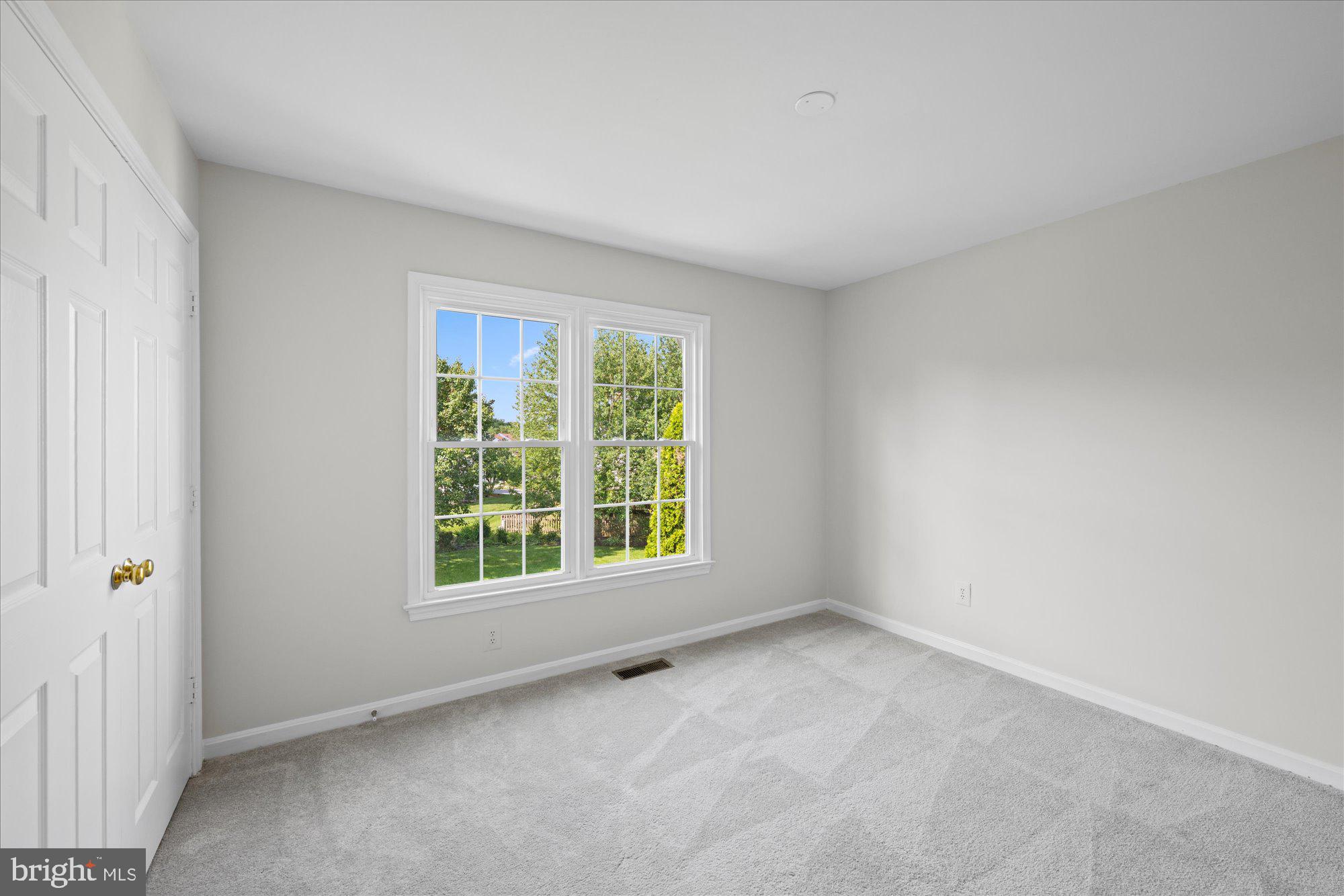 ASHBURN FARM - Residential