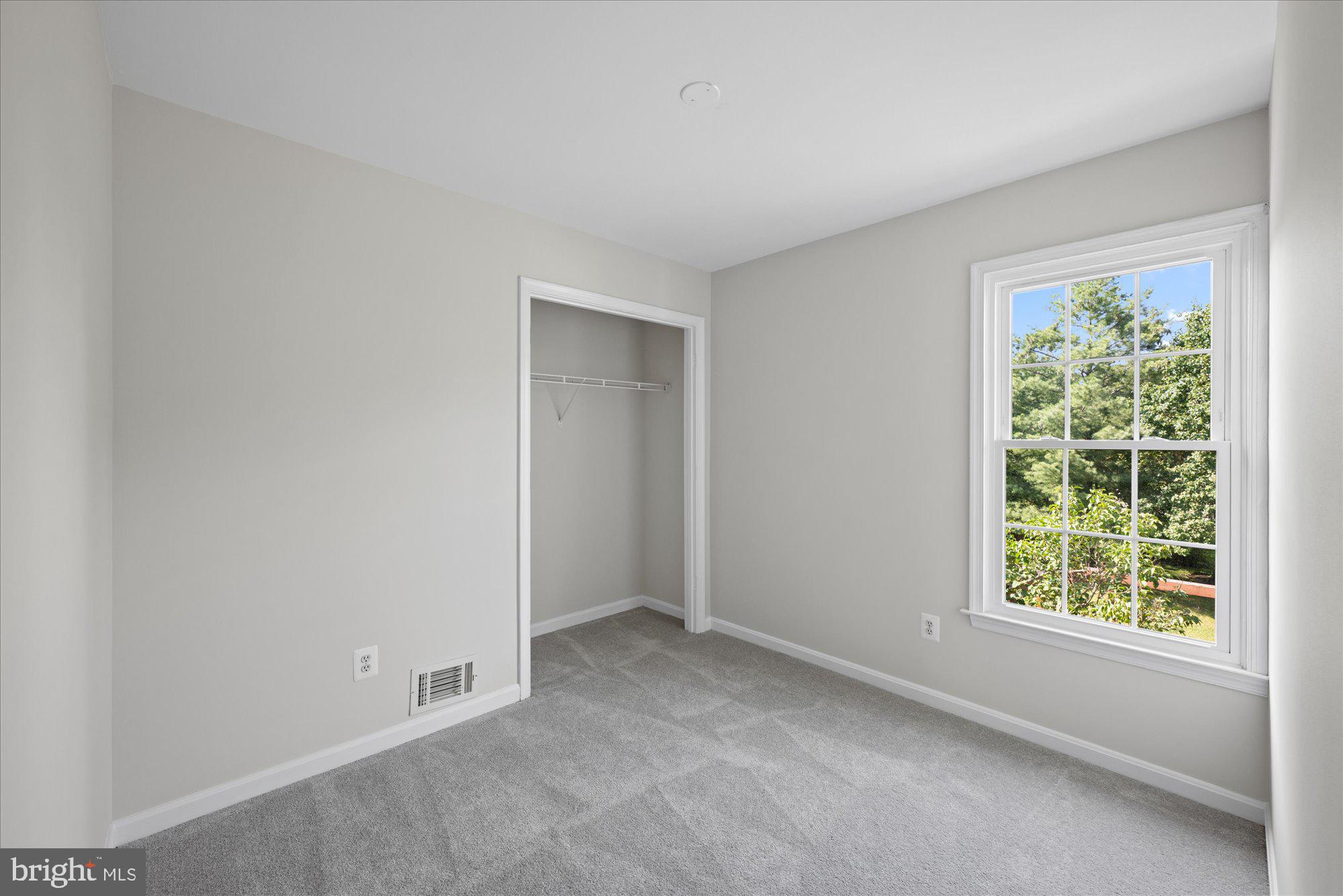 ASHBURN FARM - Residential