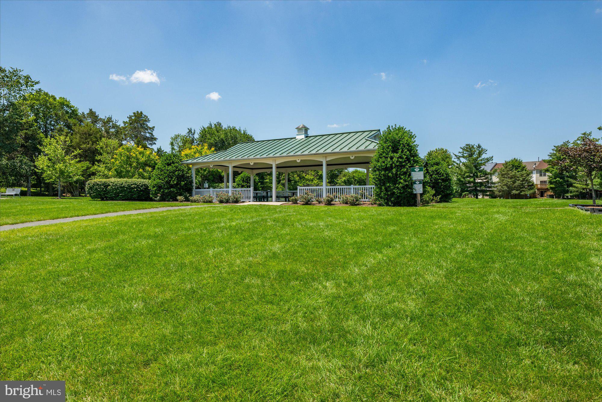 ASHBURN FARM - Residential
