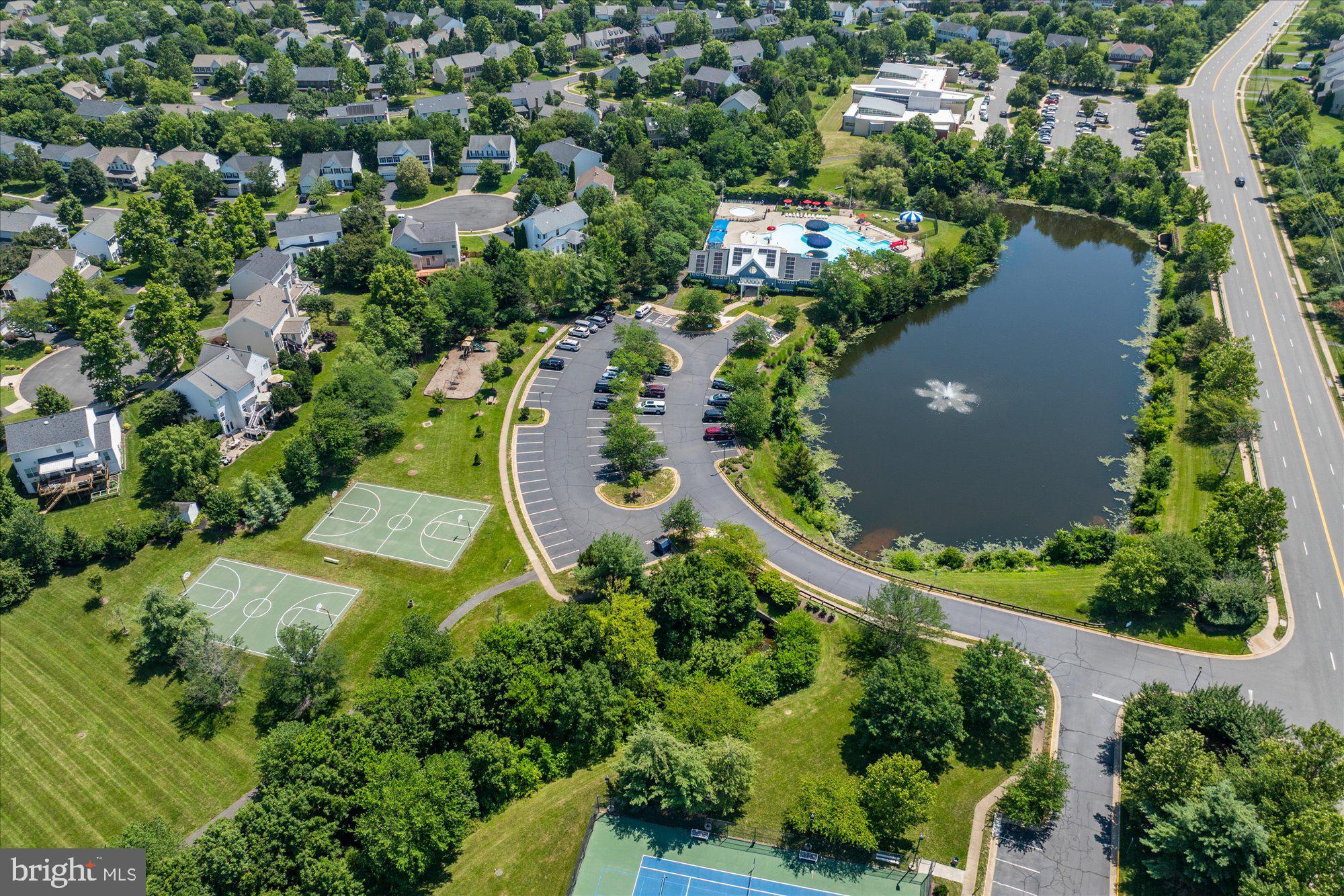ASHBURN FARM - Residential