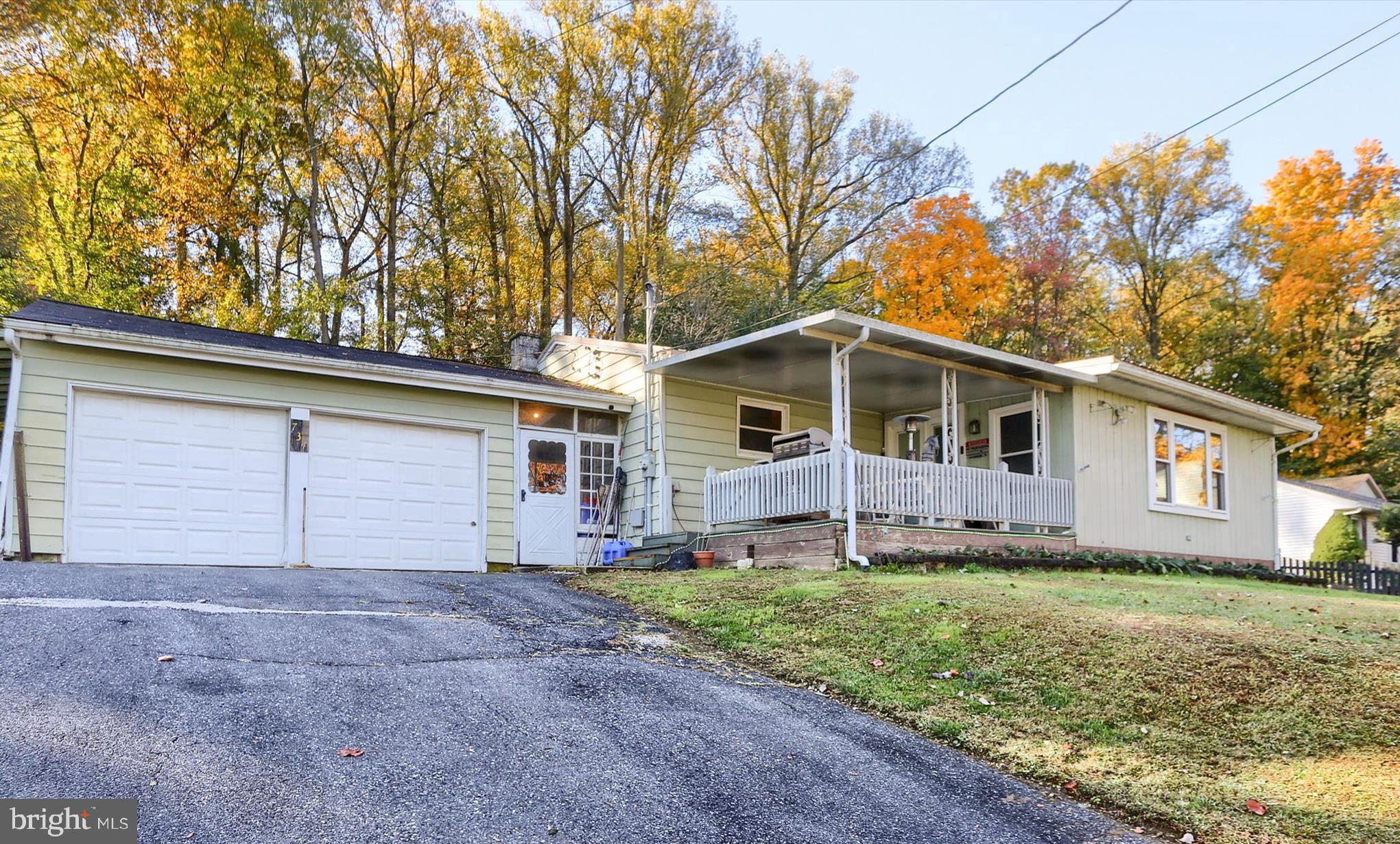 734 MAPLE GROVE RD