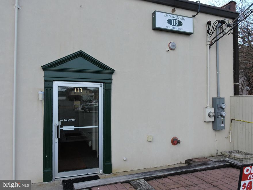 Great commercial office location in the heart of Charles Town.  Excellent off street parking. Perfect for professional office or small business.