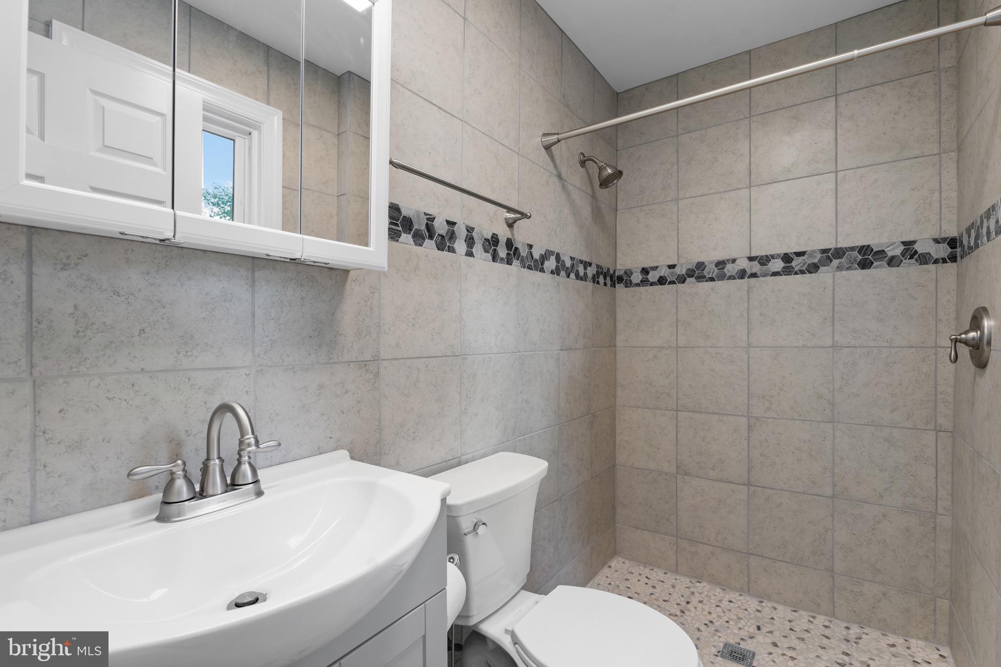 ROBIE MANOR SUB - Residential Lease