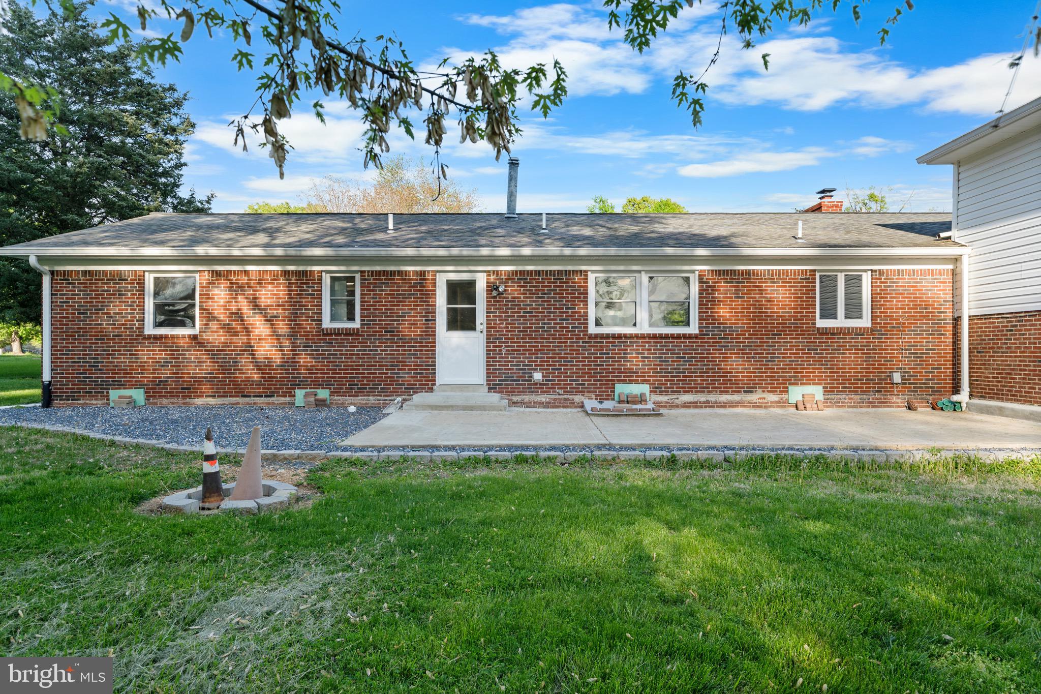 ROBIE MANOR SUB - Residential Lease