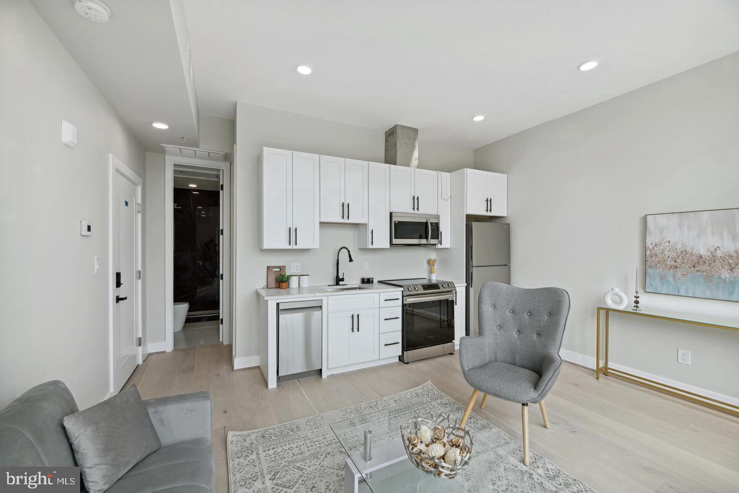2213 M STREET NE 7