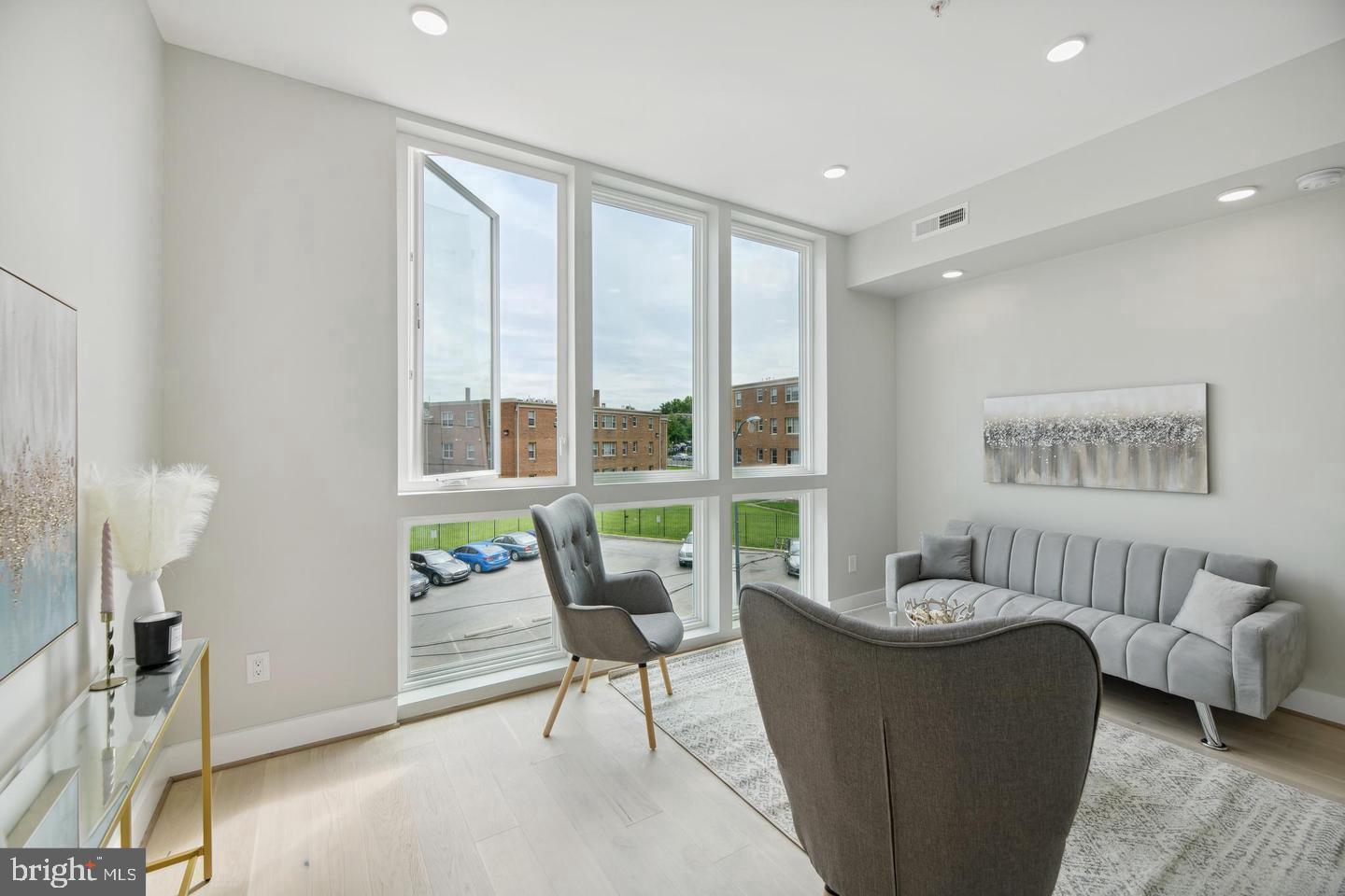 2213 M STREET NE 7