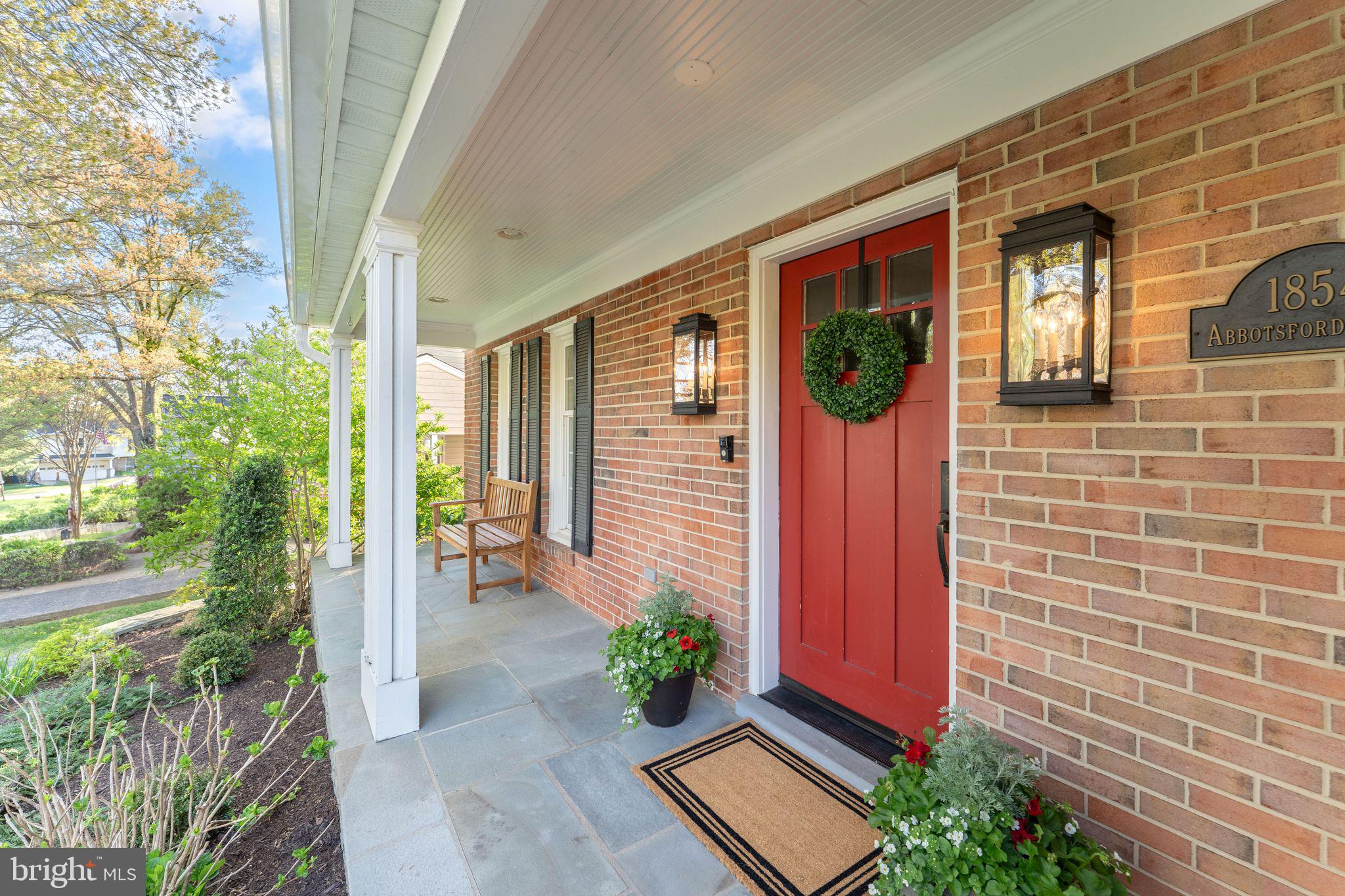 1854 ABBOTSFORD DRIVE