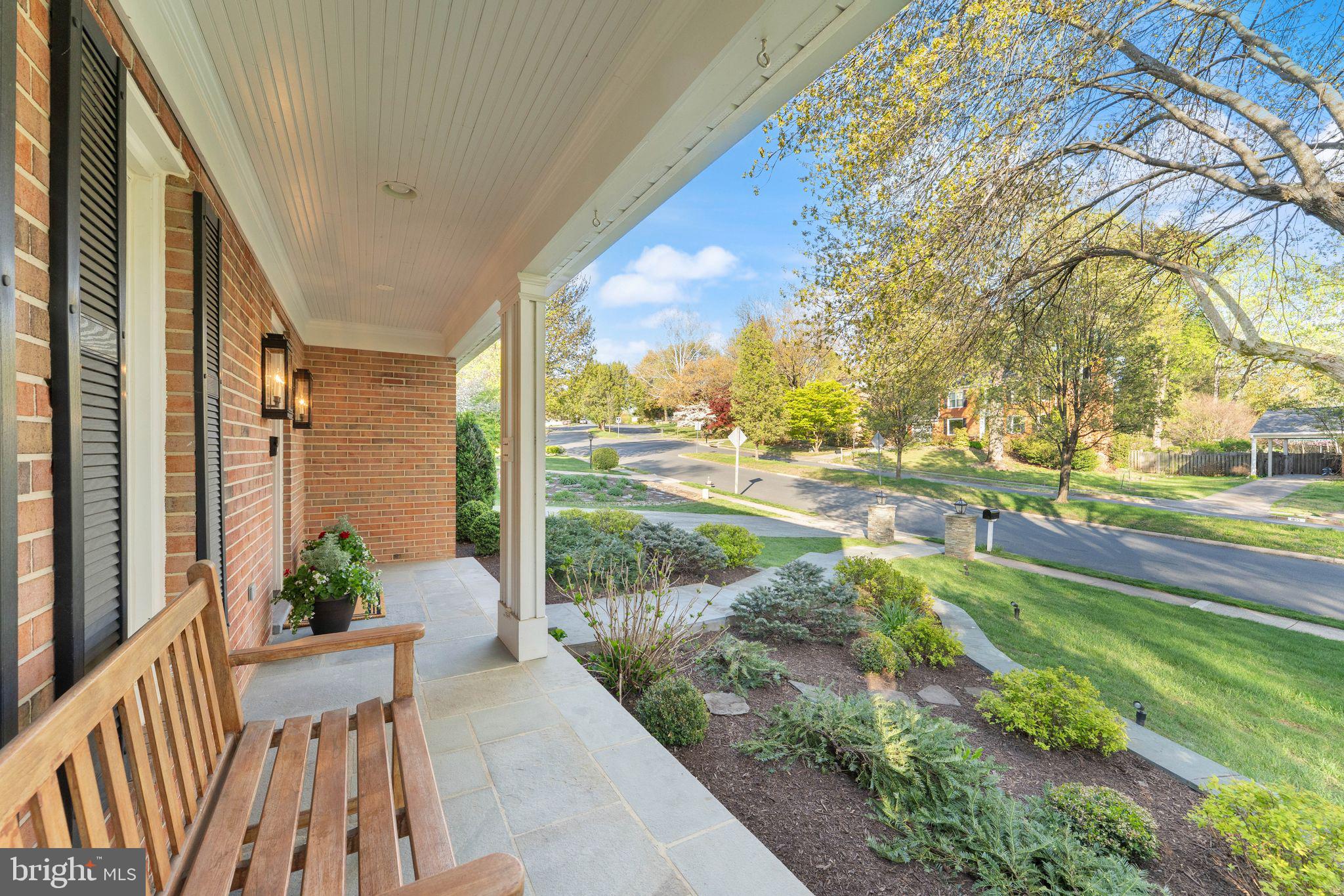 1854 ABBOTSFORD DRIVE