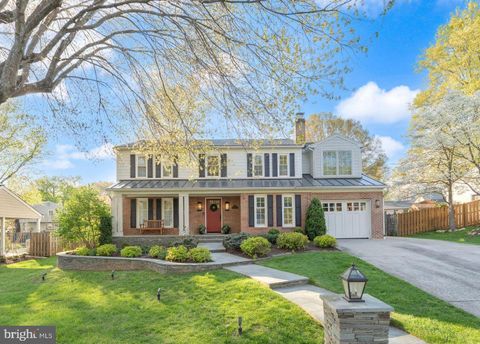 Photo of 1854 Abbotsford Drive, VIENNA, VA 22182 (MLS # VAFX2300150)