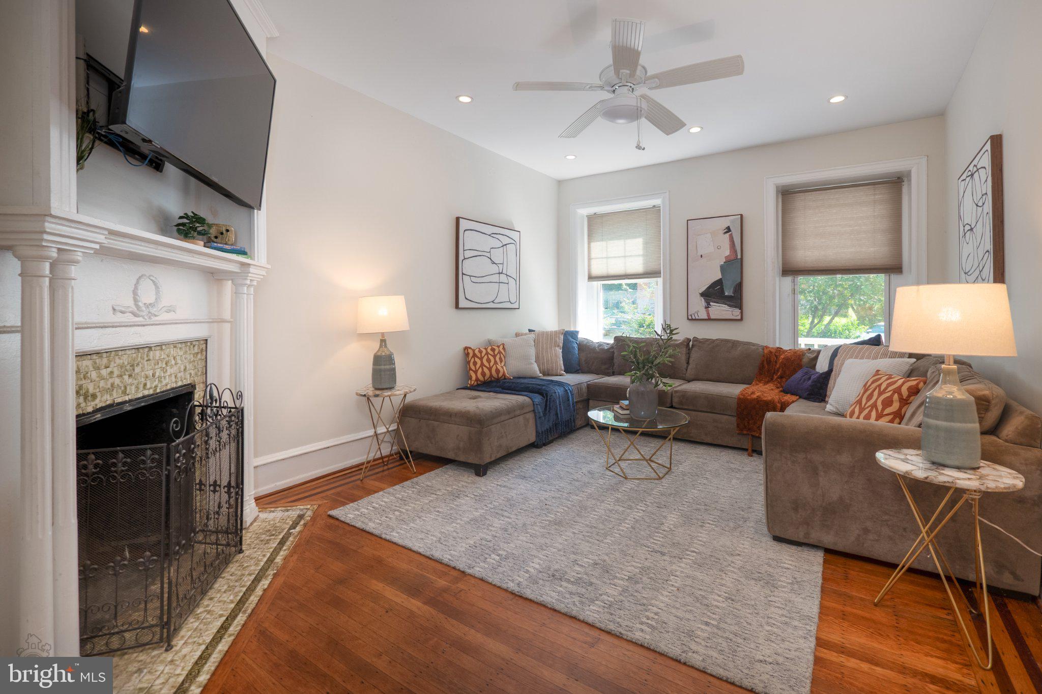 17 W PHIL ELLENA STREET