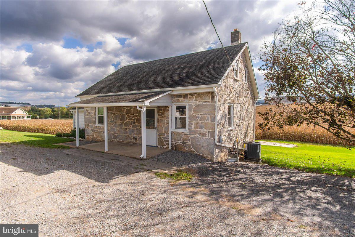 22143 OLD FORGE ROAD