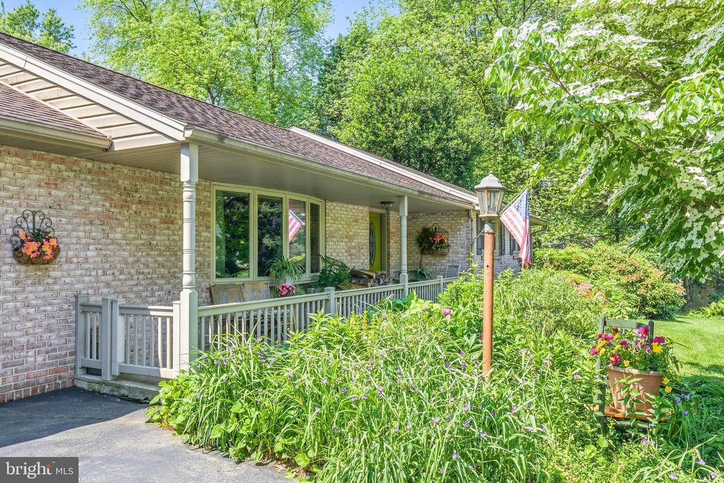 Photo of 2 Farm Lane, LITITZ, PA 17543 (MLS # PALA2075766)