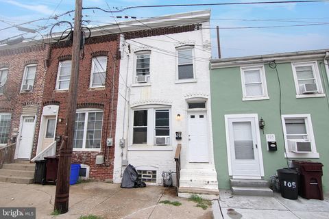 Townhouse For Sale - 107 W 3rd Street<br/> BRIDGEPORT, PA 19405