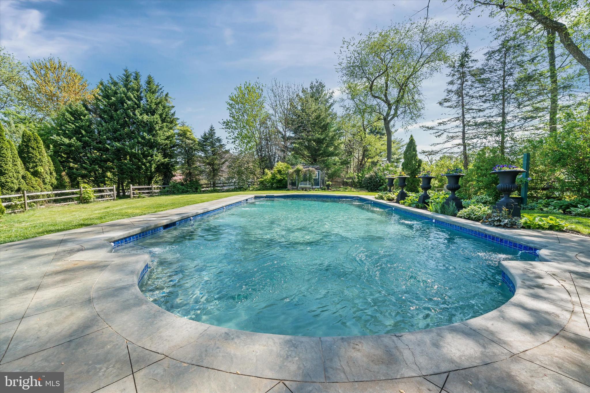 BLACKSHIRE - Residential