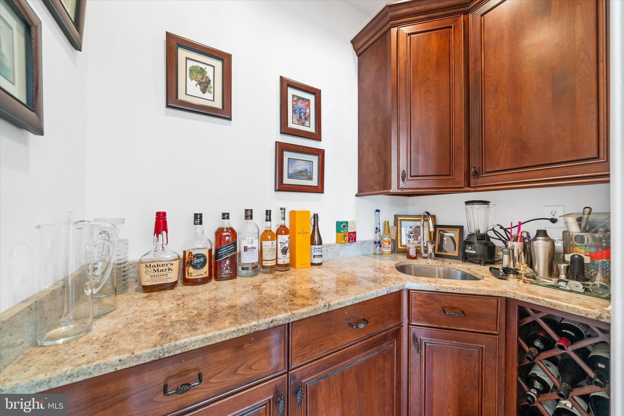 BLACKSHIRE - Residential