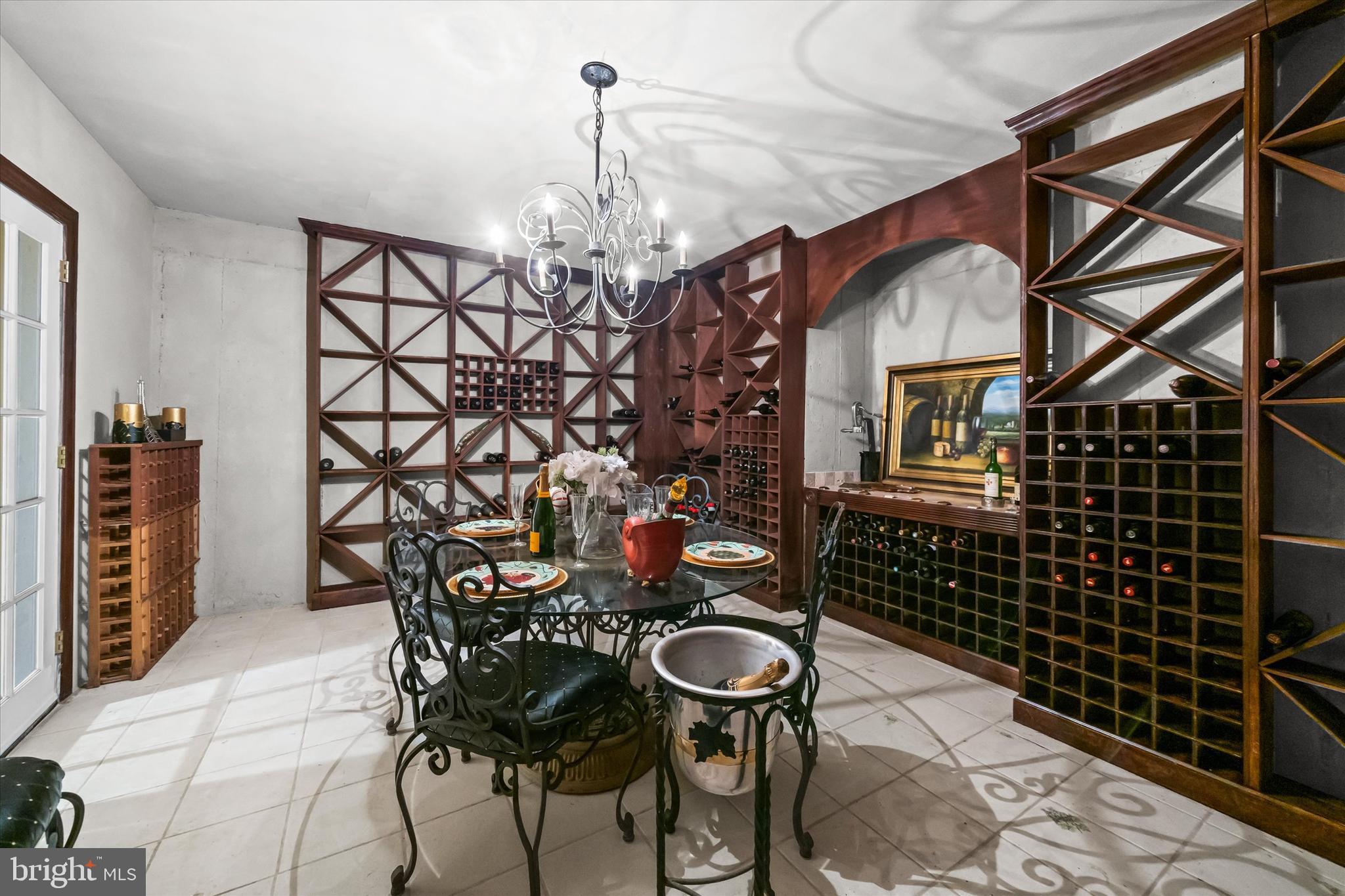 BLACKSHIRE - Residential