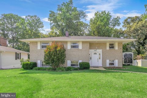 7958 CASTLE HEDGE DELL GLEN BURNIE MD 21061
