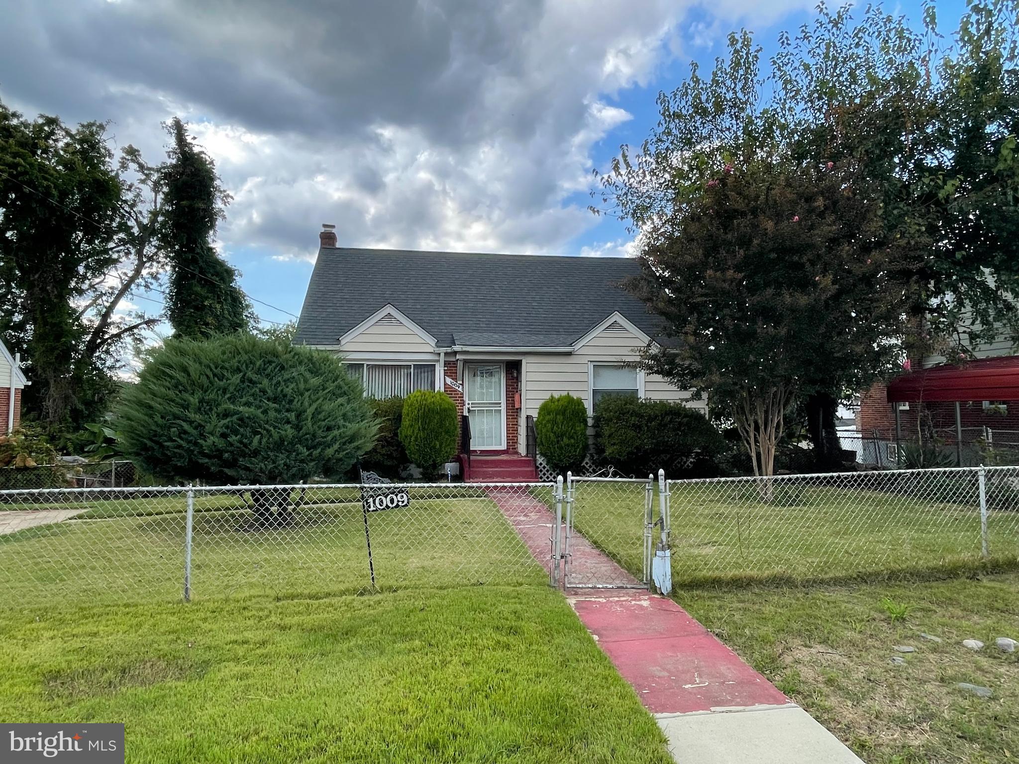 This spacious 3BR, 1BA Cape Cod with 1,966 sq ft. Roof 2-3 years old. Need to add an extra bathrooms to make it pop and get that value. With plenty of square footage, a great lot, and tons of potential, this property is perfect for cash buyers, fix & flip investors, or a buy & hold strategy in sought-after Prince George’s County.
🏠 Investment Opportunity: Perfect for Fixer-Upper Enthusiasts, Investors, and Landlords!
Description:
This property is a diamond in the rough, ready for your vision and creativity. Whether you’re a seasoned investor looking for your next flip, a landlord seeking a valuable addition to your rental portfolio, or a homeowner eager to add value, this home offers incredible potential and return on investment.
Features:
• Handyman Special: Ideal for those who love a good project.
• Needs TLC: Customize and renovate to your liking.
• Fixer-Upper: Great potential to add significant value.
• As-Is Sale: Perfect for those ready to take on a rehab project.
• Investment Property: Great for buy-and-hold investors and landlords.
• Value-Add Opportunity: Unlock the property’s full income potential.
• Great ROI: Endless possibilities to transform and profit.
