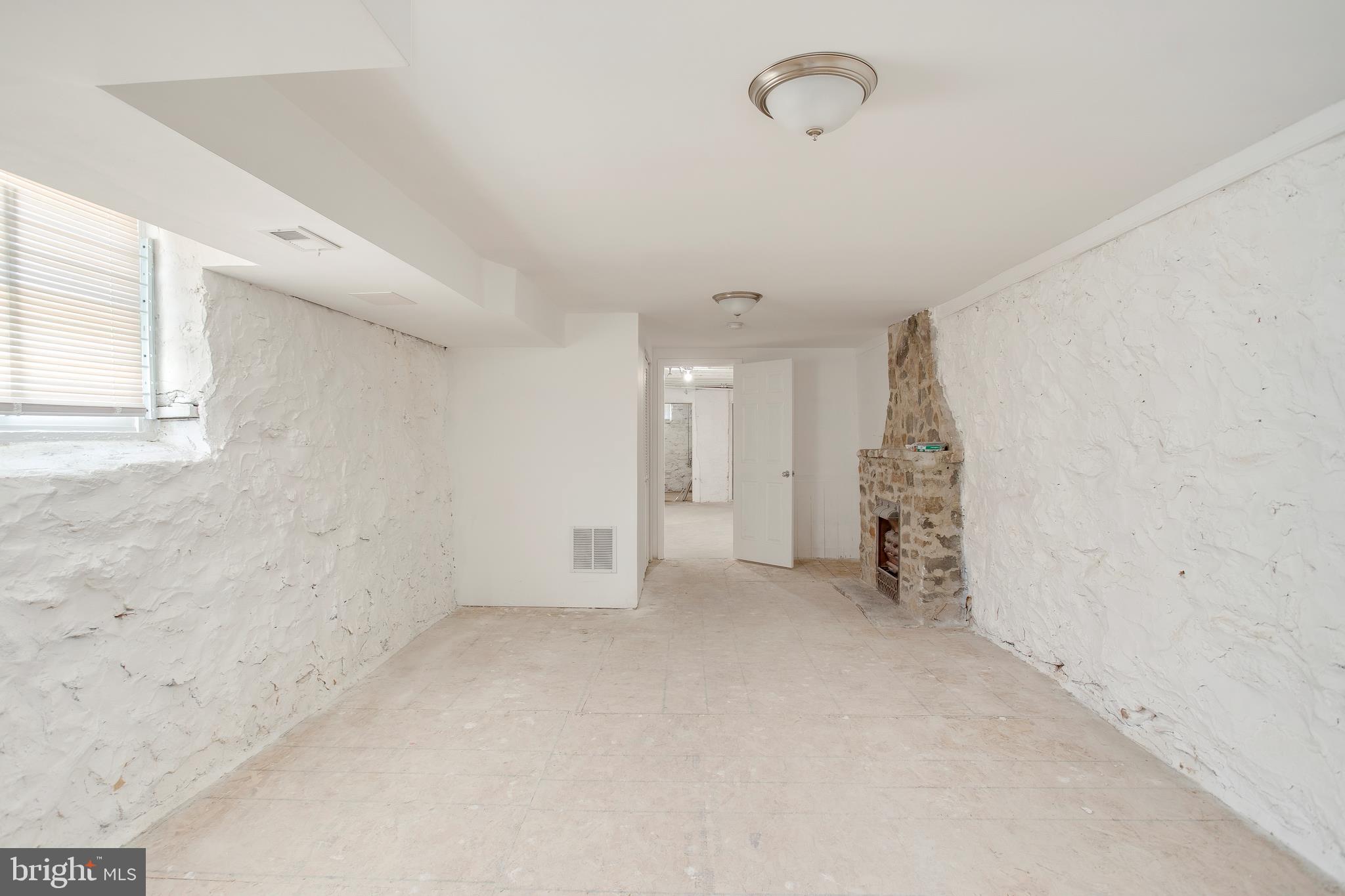 MEDFIELD - Residential Lease