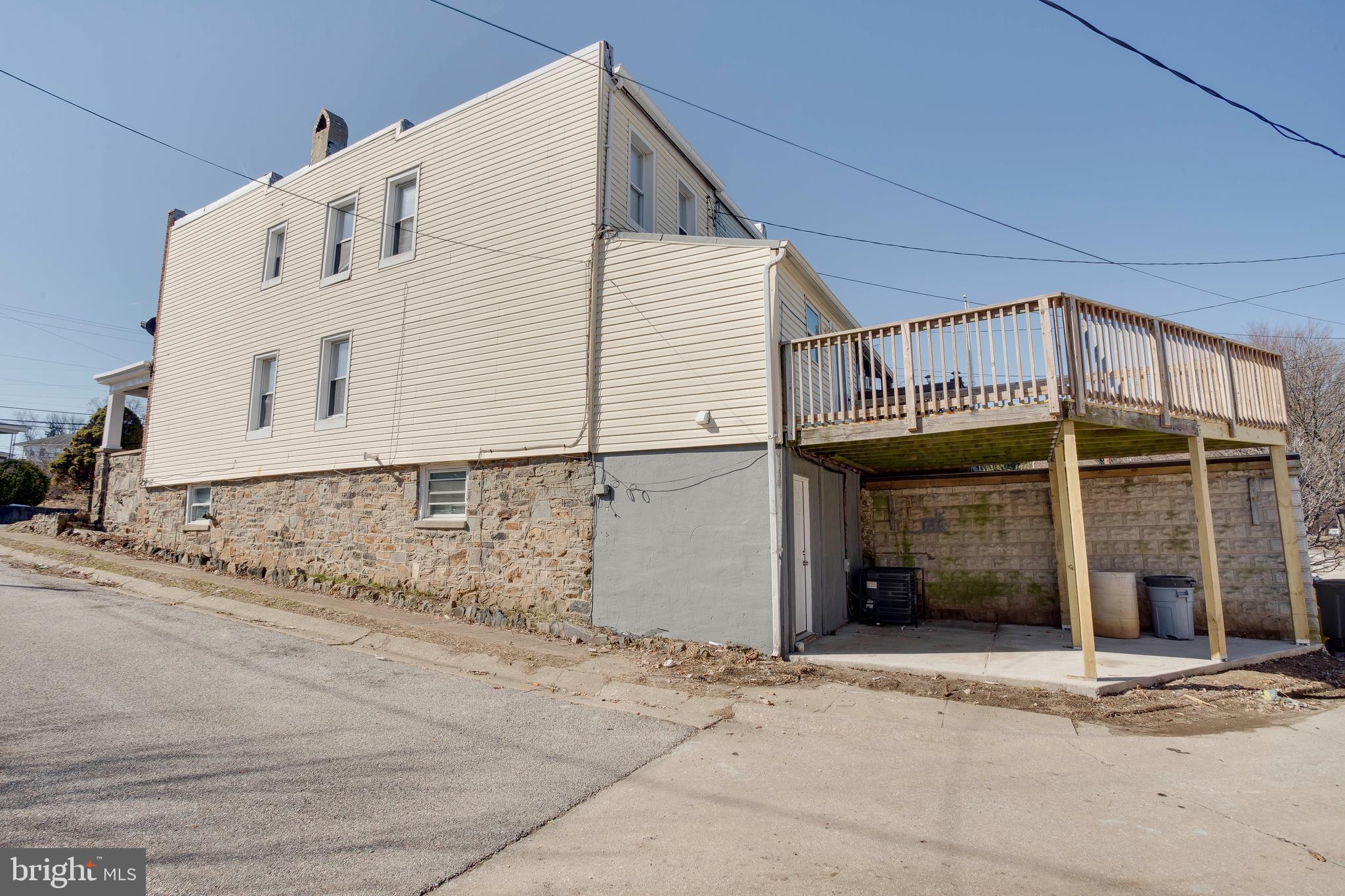 MEDFIELD - Residential Lease