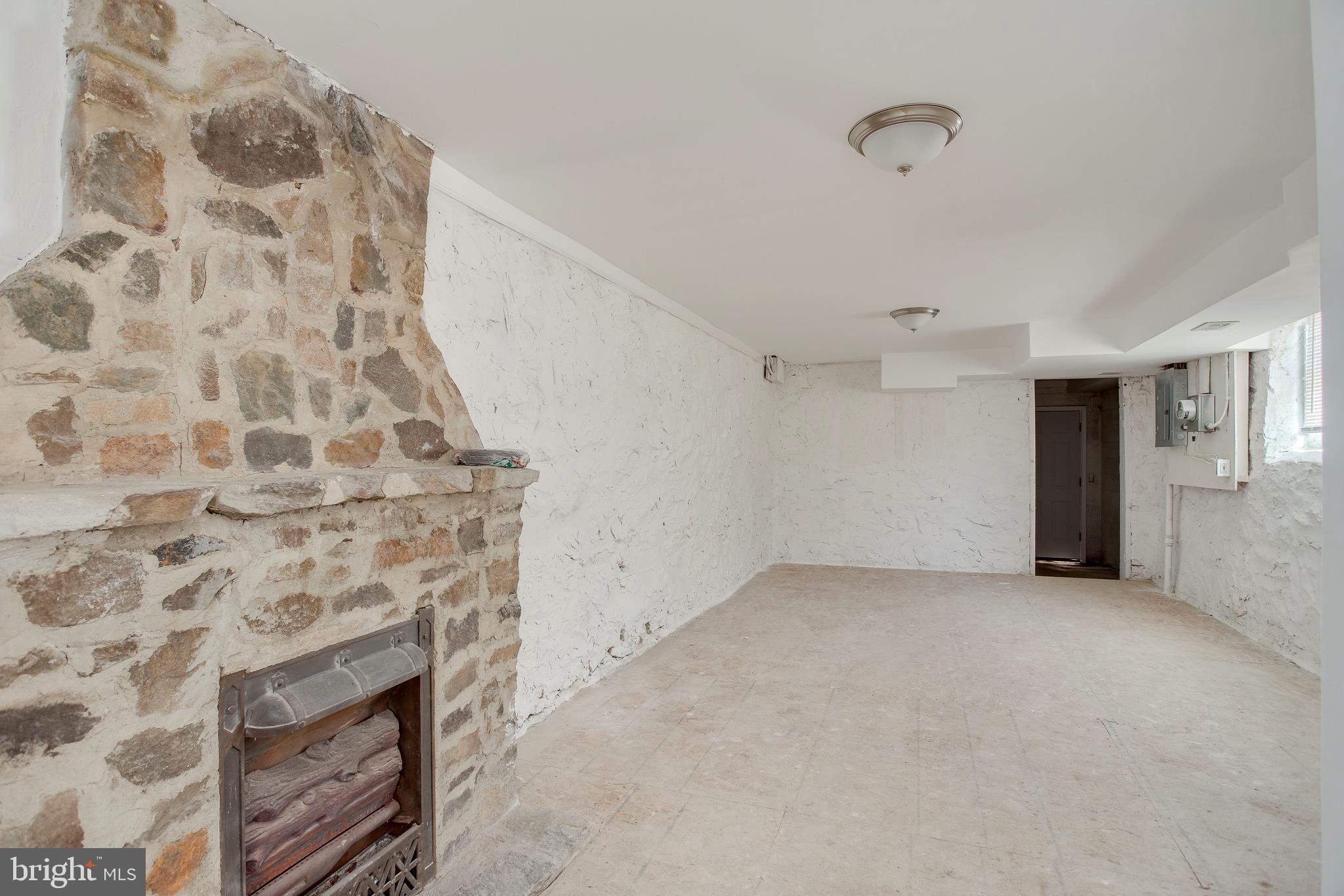 MEDFIELD - Residential Lease