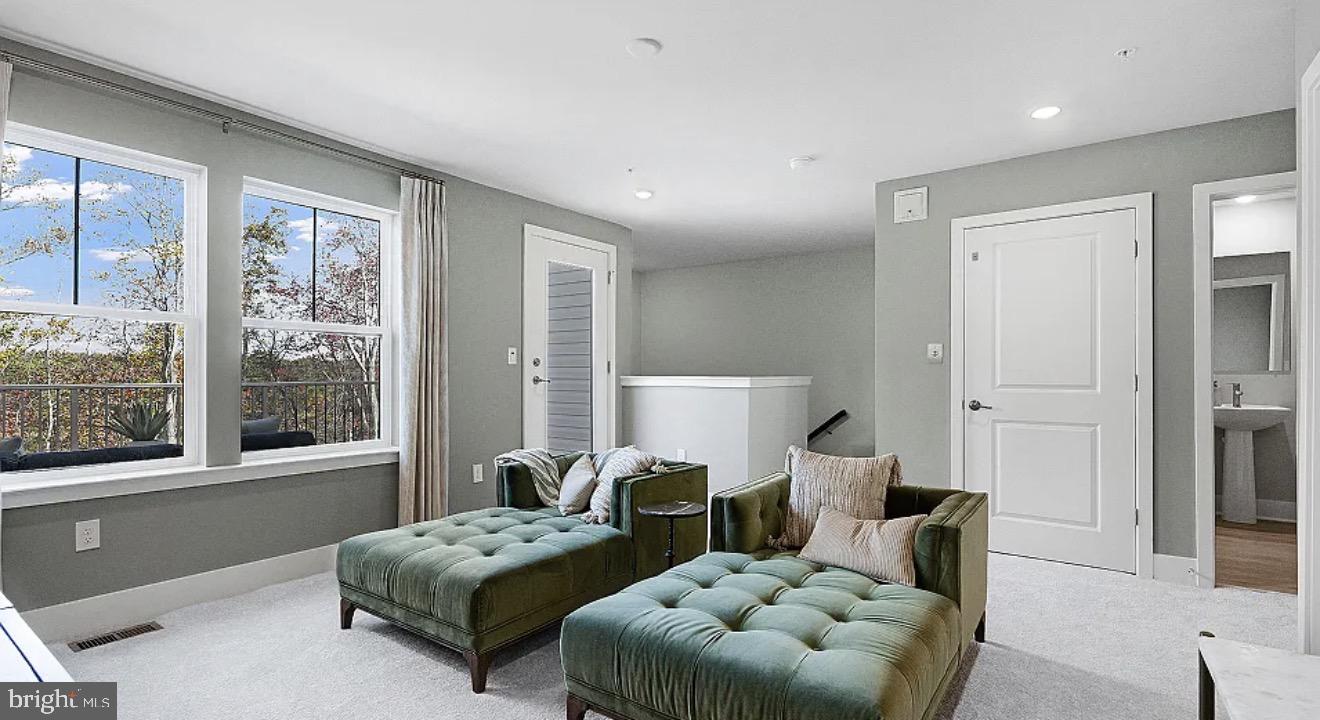 1236 CRESTED WOOD DRIVE