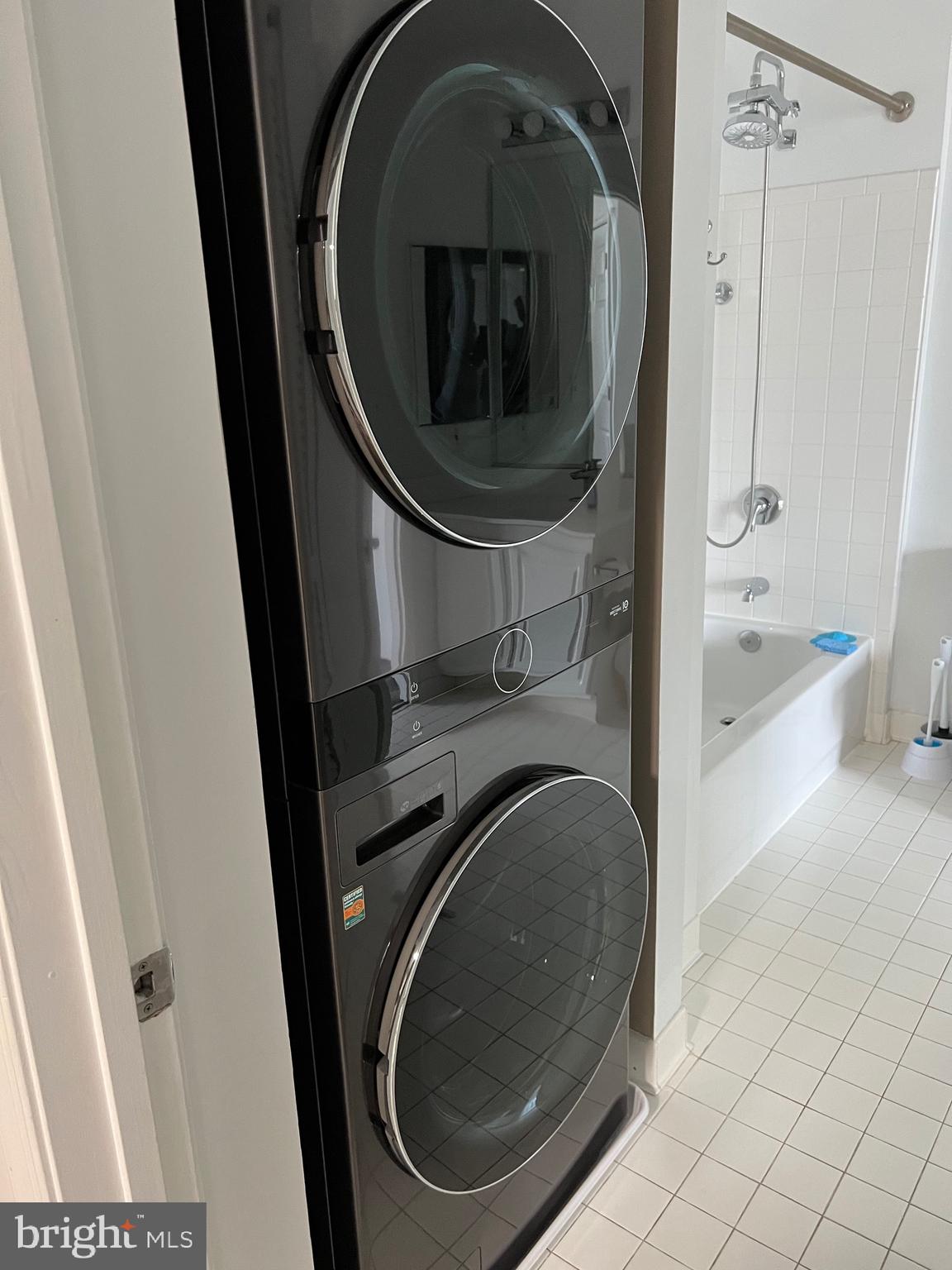 PIERSIDE AT HARBORVIEW - Residential