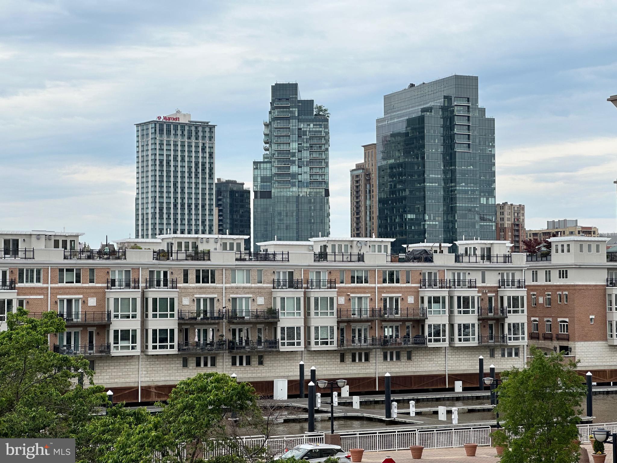 PIERSIDE AT HARBORVIEW - Residential