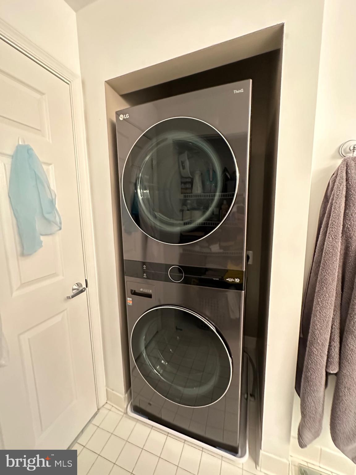 PIERSIDE AT HARBORVIEW - Residential