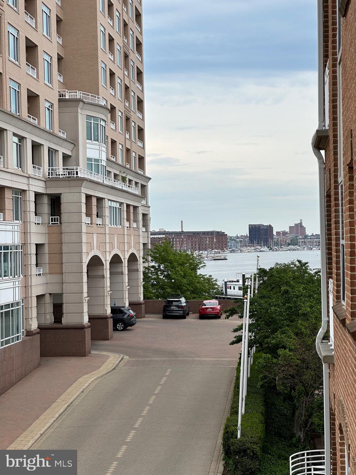 PIERSIDE AT HARBORVIEW - Residential