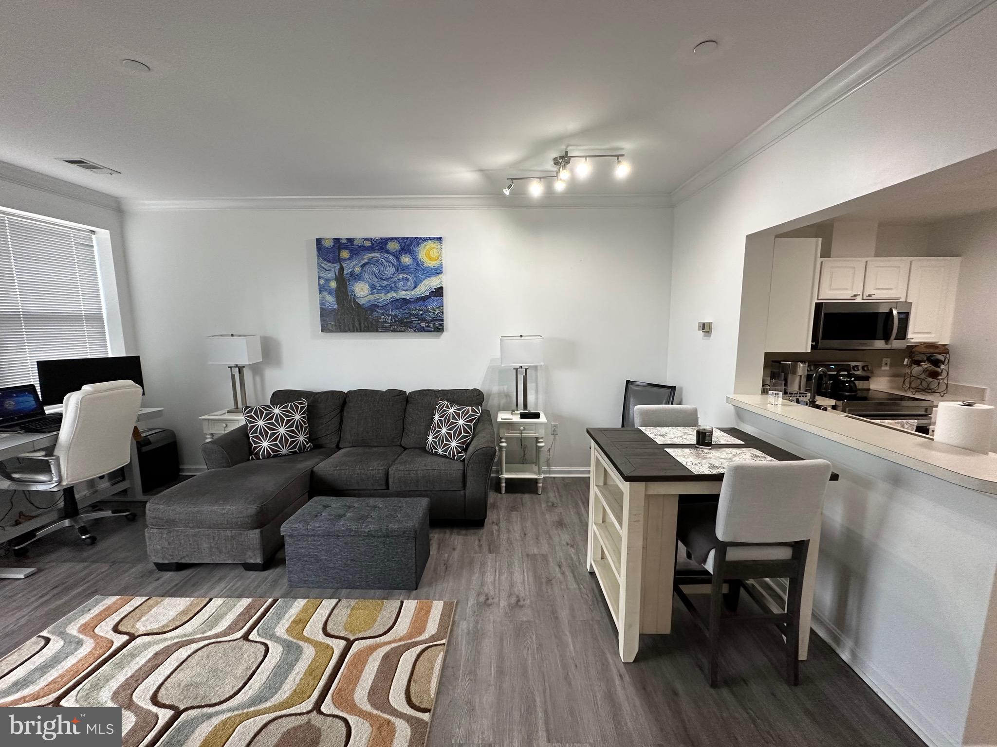 PIERSIDE AT HARBORVIEW - Residential