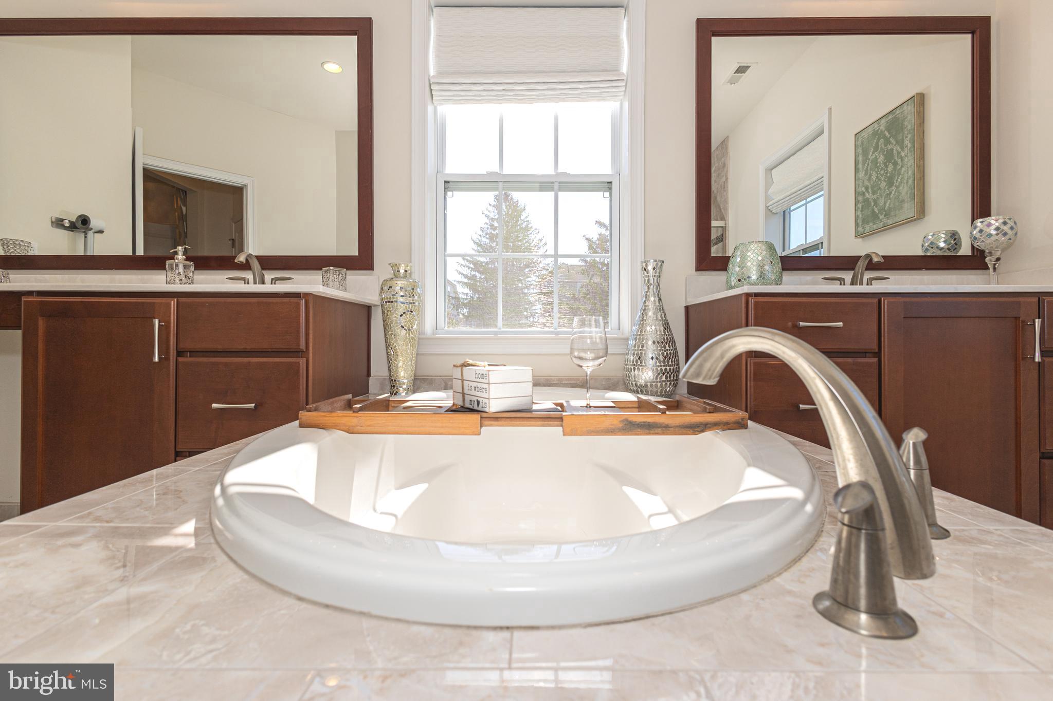 HORSHAM VALLEY ESTAT - Residential