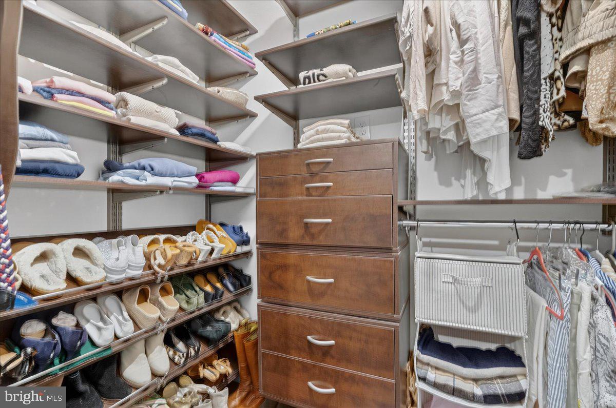 APPLEBROOK MEADOWS - Residential