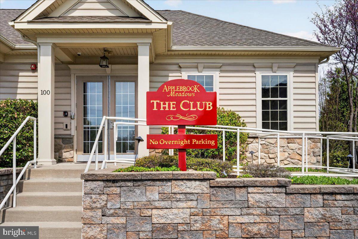 APPLEBROOK MEADOWS - Residential