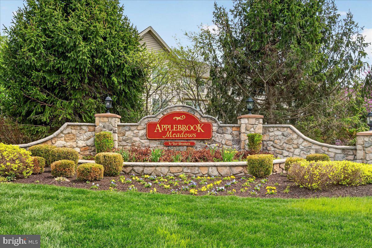 APPLEBROOK MEADOWS - Residential