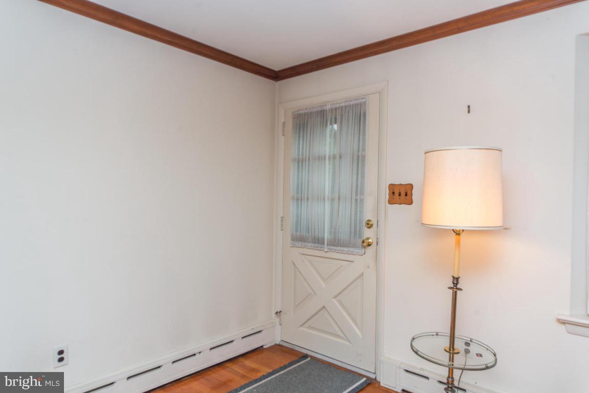 COLONIAL MANOR - Residential