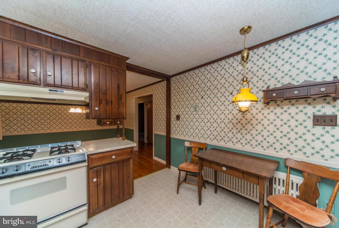 COLONIAL MANOR - Residential