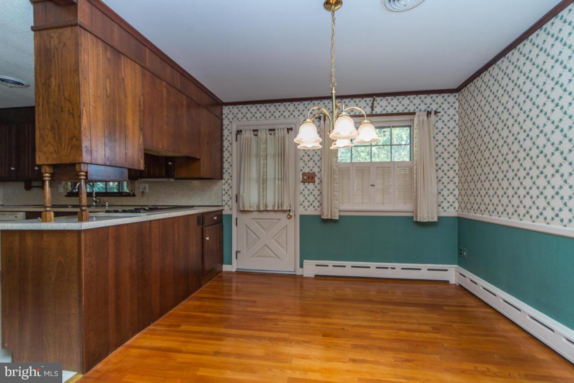 COLONIAL MANOR - Residential