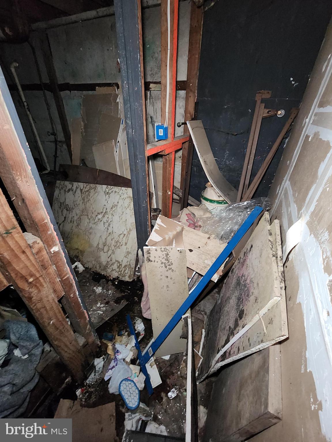 ROCKCREST - Residential